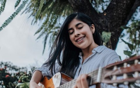 Fe. La intérprete estará en la Jornada de la Juventud.