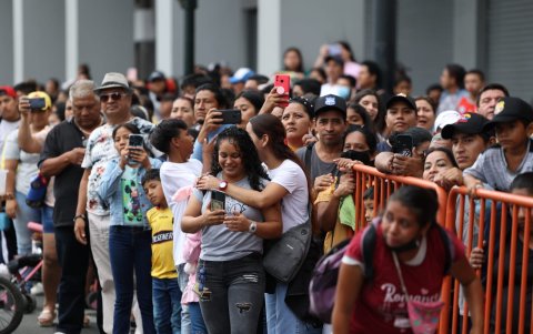 El público retorno a las calles como antes de la pandemia del coronavirus.