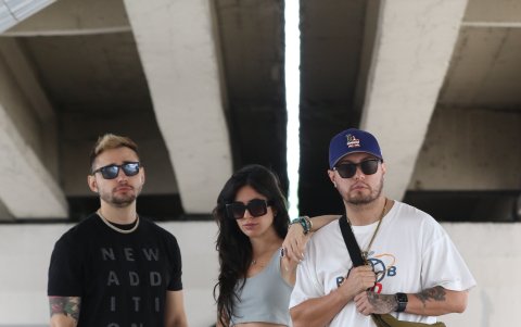 Diana Sofìa posa junto a Rocko y Blasty