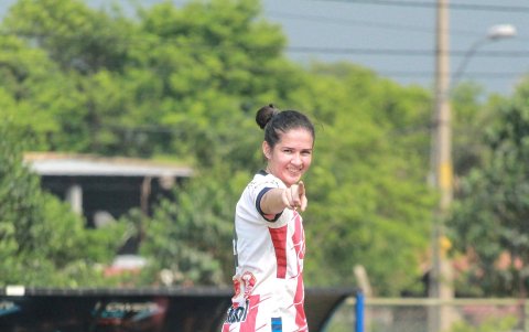 Liza Larrea artillera colombiana.