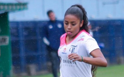 Maireth Pérez, mediocentro colombiana.