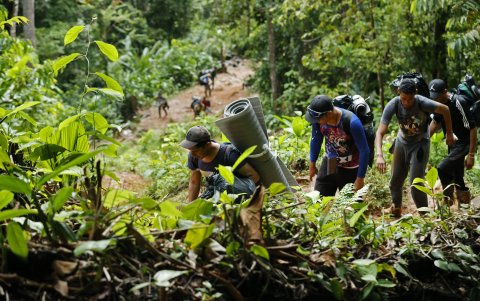 Ruta salvaje. Por esta selva no solo pasan migrantes, históricamente ha sido guarida de la guerrilla,  paramilitares, narcotraficantes y contrabandistas.
