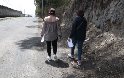 Inseguridad. Caminar por este espacio es difícil y riesgoso ante la falta de veredas.
