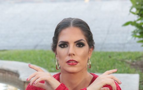 La bailaora Cristina Aguilera, posa para revista Semana.