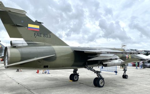 Mirage F1 es un avión de caza o de ataque de tercera generación y de origen francés.