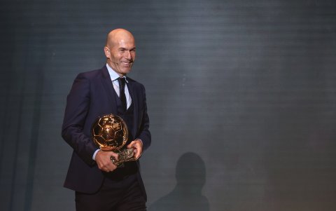 Zinedine Zidane siempre se impone dentro y fuera de la cancha.