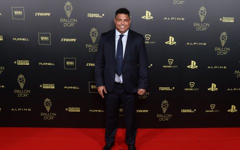 Ronaldo llamó la atención por este look nada elegante.