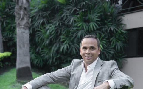 Arroz con carne apanada y menestra es su plato preferido.