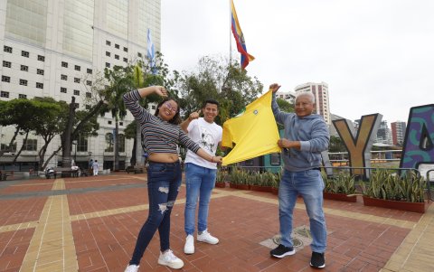 Las familias también se alistan para vivir la fiesta del fútbol