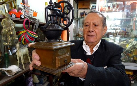 Cuenca. Don Oswaldo, en su casa del barrio de Todos los Santos.