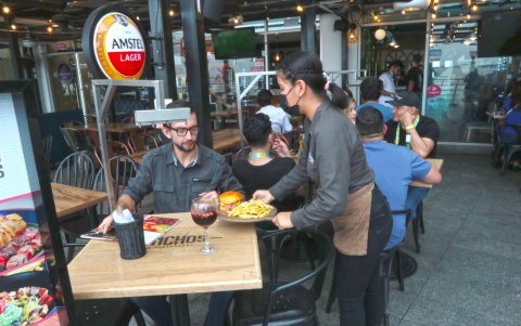 En algunos locales se fusionará la comida típica de los extranjeros con la nacional.