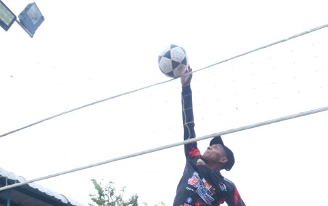 Castro, hábil en uno de los remates durante un cotejo.