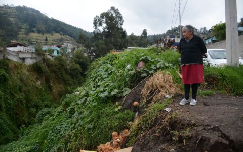 Riesgo. Al filo de quebradas se divisa casas de gran altura. En Monjas, por ejemplo, existe riesgo de que estas sean arrasadas por la ladera.