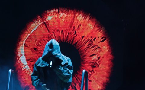 Sebastián Yatra al salir al escenario.