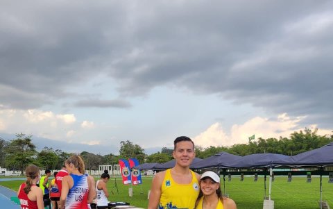 Andrés Torres y Marcela Cuaspud en la prueba internacional de pentatlón moderno en Brasil.