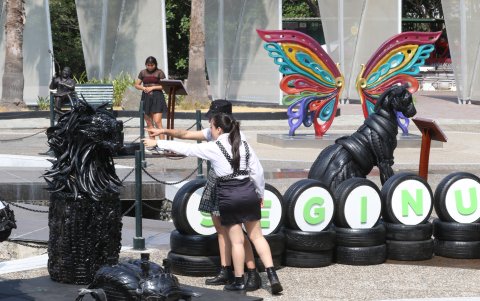 Exhibición. Hasta mañana jueves estarán dispuestas las obras de reciclaje de siete escultores ecuatorianos.