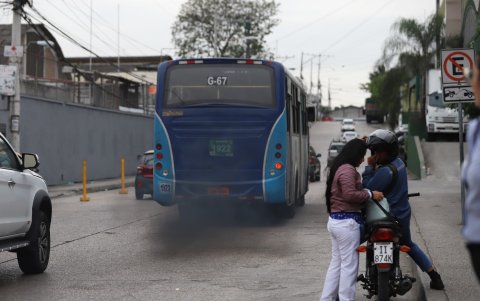 No hay controles por la emanación de gases y la ciudadanía sufre las consecuencias.
