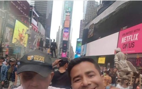 Henry con su padre, Darío.