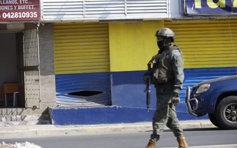 El supermercado sufrió daños en su estructura