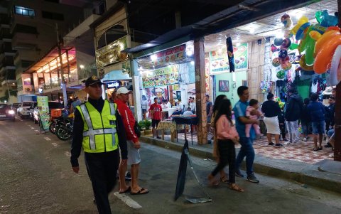 En Salinas, la vigilancia fue permanente. Aún así apenas unos cuantos decidieron pasear.