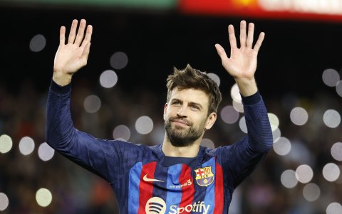 Gerard Piqué, agradeciendo a la afición del FC. Barcelona.