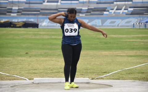 Aunque el lanzamiento de bala es su especialidad, no descarta empezar con el lanzamiento de disco.