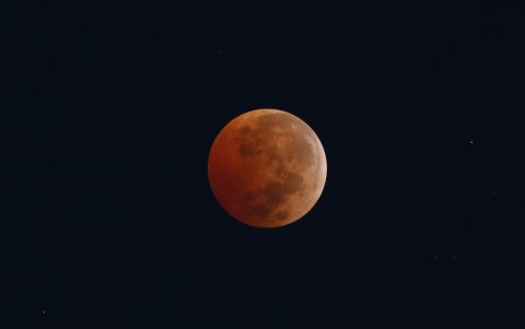 Fotografía de la luna durante un eclipse total, desde Guadalajara, estado de Jalisco (México).