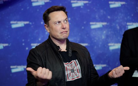 Algunos actores del mundo de la tecnología como Elon Musk pidieron que se ponga un alto por, al menos, seis meses al desarrollo de la Inteligencia Artificial