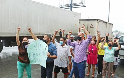 Protestas. Decenas de moradores salieron a la calle para elevar su voz en abril pasado