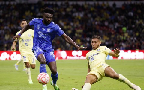 Jordy Caicedo, delantero del Tigres, recibió críticas en el día de su cumpleaños 25.