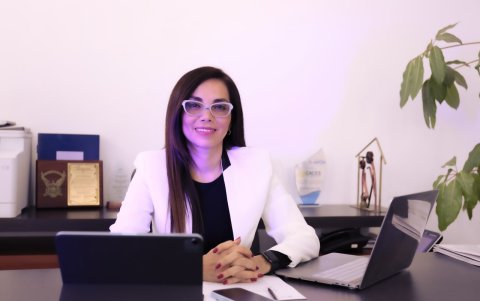 Wendy Anzules es doctora (PhD) en Economía y Empresa por la Universidad Autónoma de Madrid.