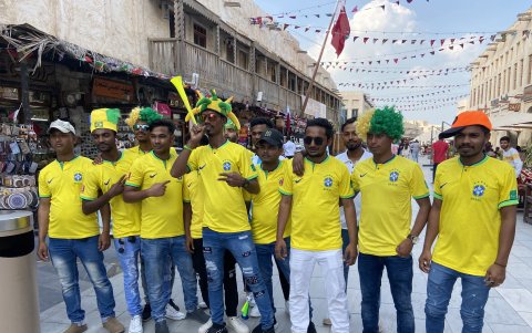 Brasileños de Nepal, gritan y aplauden solo diciendo 