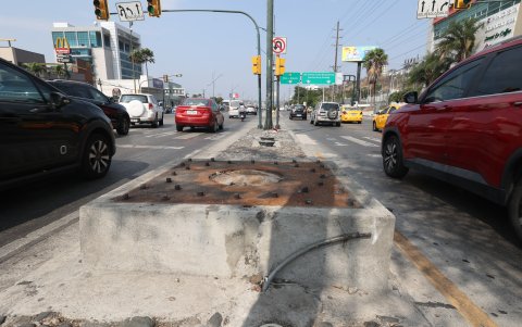 Efecto. En el espacio donde se encontraba una pantalla led aún no llega el árbol que prometió el Municipio: uno por valla.