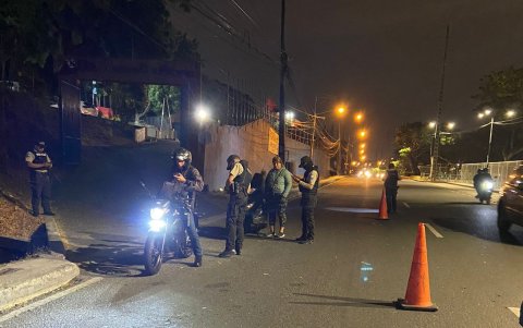 El toque de queda fue instaurado para la Zona 8.