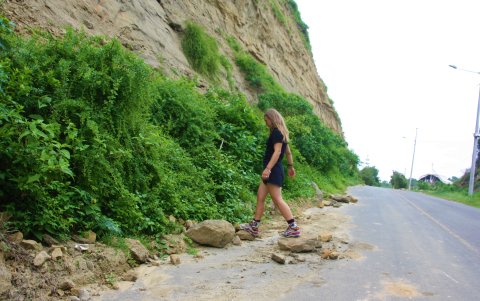 En la época invernal se presentan con más frecuencia los desprendimientos de tierra.