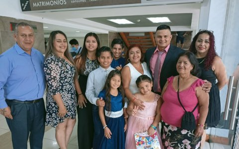 Los invitados a la boda también tuvieron que perderse el duelo de la selección.