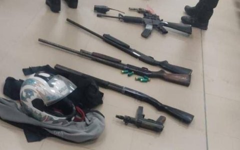 Este es parte del arsenal incautado a los criminales.