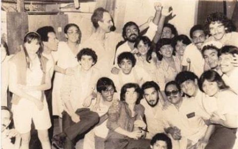 Guayaquil. Una foto de archivo de los integrantes de El Juglar en los años en los que marcaban la historia del teatro en Guayaquil.