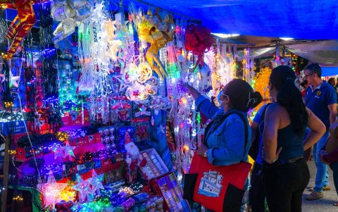 Tiempo. Se extienden los horarios en el mercado Cuatro Manzanas.