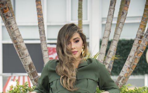 Su progenitora es su mánager.