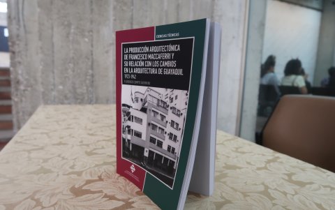 Desde ya ya más de 10 años, Compte tuvo la idea de escribir este libro.