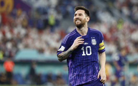 El 10 y capitán de Argentina, Lionel Messi, espera alzar el trofeo de campeón del mundo.