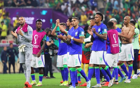 La selección brasileña se quedó con el grupo, a pesar de perder en el último duelo ante Camerún.