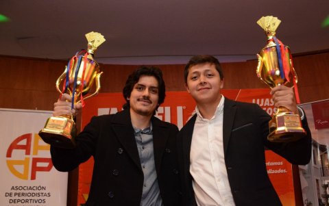 Triunfo. Los vencedores recibieron tres mil dólares y el segundo lugar, mil.