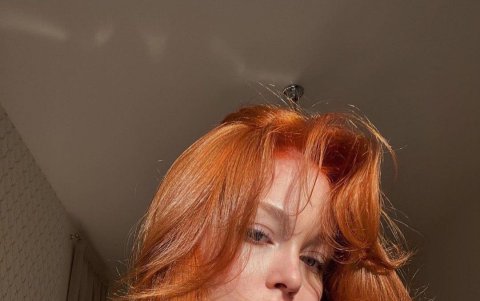 Cabello pelirrojo naranja