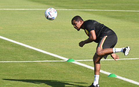 Samuel Eto'o, presidente de la Federación de Camerún, protagonizó una polémica con un 