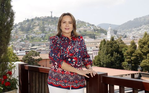 Luz Elena se dio a conocer como comunicadora social antes de incursionar en la función pública.