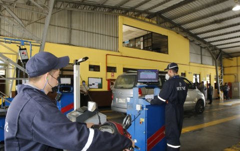 Adentro. La revisión de gases es el principal motivo para no aprobar el trámite