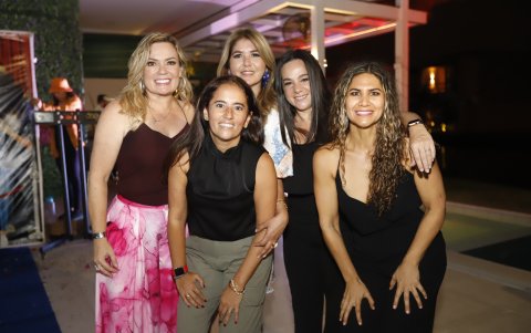 Úrsula Strenge, Patricia Mancheno, Sofía San Miguel, Mariuxi Baratau y Verónica Terán.