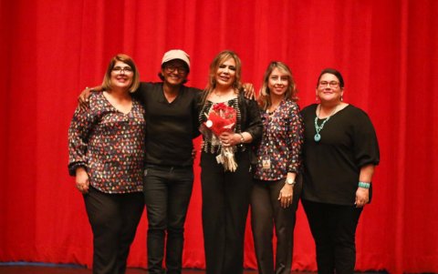 Éricka Avilés, Juan Carlos Zambrano, Mercedes Váscones de Muñoz, Ximena Zeas y Aurora Valverde.